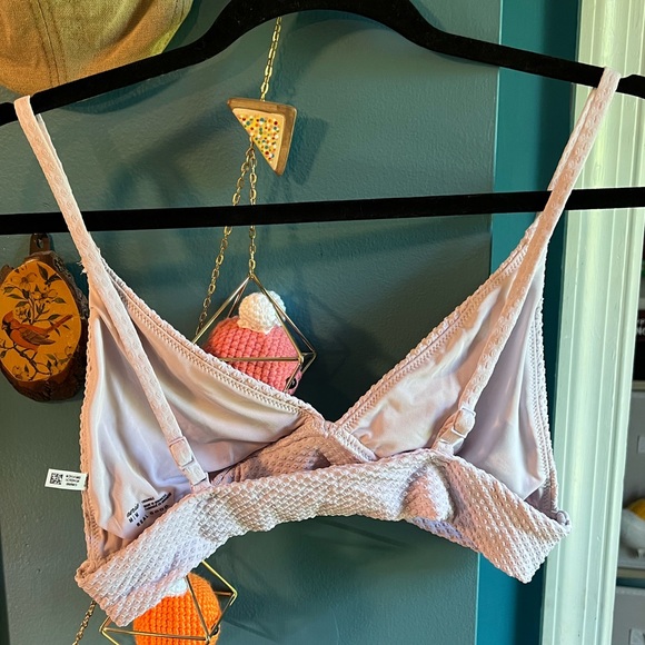 Aerie Light Pink Textured Bikini top - Picture 2 of 3